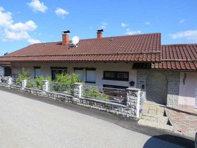 Einfamilienhaus mit ELW in ruhiger, sehr sonniger und unverbaubarer Aussichtslage Nähe Eging am See