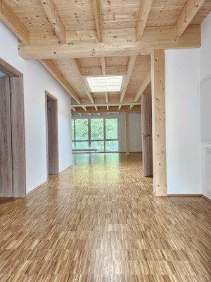 Hochwertige Neubau 4 Zimmer Whg mit großem Balkon WE2