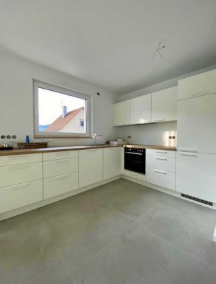 Helle 3 Zimmer Wohnung mit Balkon