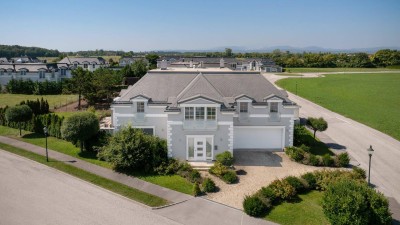 LUXUS VILLA mit Innenpool und Weinkeller im Golfclub Fontana