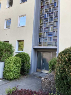 Neuwertige 3-Raum-Wohnung mit Balkon und Einbauküche in Köln