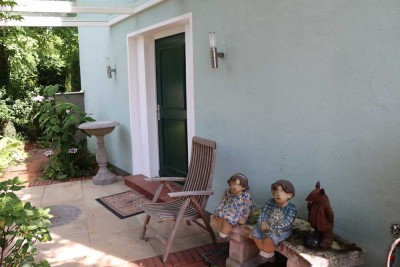 Luxuriöses Architektenhaus mit Schwimmhalle