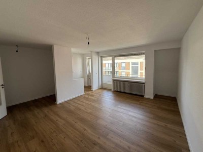 Sehr großzügig geschnittene, komplett sanierte 1,5-Zimmer-Wohnung in Schwachhausen