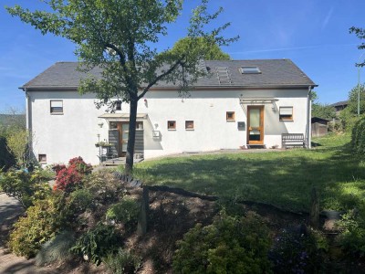 Freistehendes Wohnhaus mit 2 Wohneinheiten in 54518 Esch – Ideal für potenzielle Vermieter