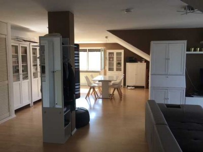 Helle, klimatisierte 2,5-Zimmer-Dach-Studiowohnung in Dannstadt zum 01.10.2025 zu vermieten