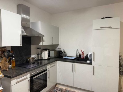 Schönes Appartement mit Parkett, Einbauküche und Terrasse (R3)