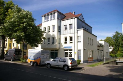 vermietete 2-Zi.Whg. mit TG-SP, Balkon, sep. Küche u. Bad mit Fenster und Badewanne in 01219 Dresden