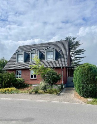 Traumhaftes Einfamilienhaus am Ostorfer See in Schwerin – Hochwertige Ausstattung und großzügige ...