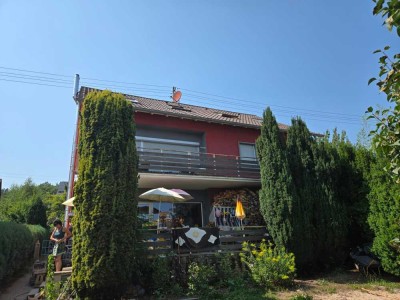 Schöne und gepflegte 3-Zimmer-Wohnung mit Balkon in Neuenbürg