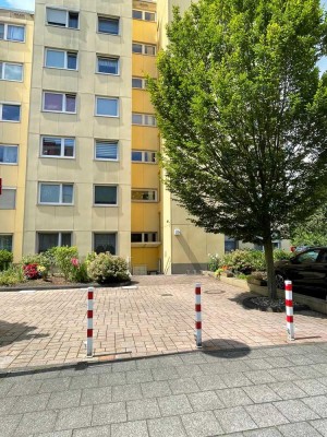 Großzügige 3-Zimmer Wohnung mit Blick ins Grüne mit Schwimmbadnutzung