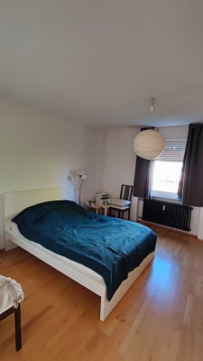 Schöne 2 Zimmer Wohnung mit Balkon und Einbauküche
