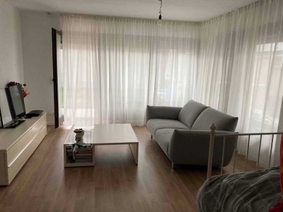 Möbliert in GERLINGEN - geräumige 1-Zimmer-Wohnung mit neuer EBK in grüner, ruhiger & zentraler Lage