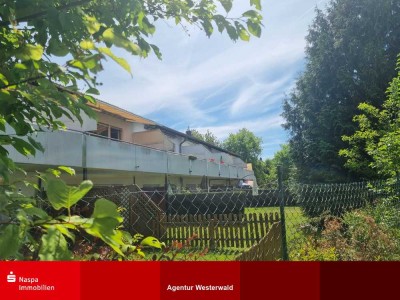 Bad Camberg: Eigentumswohnung im Atriumhaus mit PKW-Stellplatz in ruhiger sonniger Lage