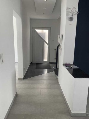 Komplett renoviertes und bezugsfertiges Einfamilienhaus