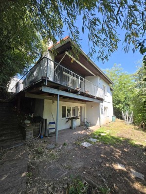 1-2 Familien Haus mit großem Baugrundstück