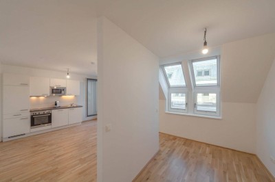 Nähe U1 Kagraner Platz: ruhig, modern, hofseitige Dachgeschosswohnung mit Balkon &amp; Stellplatz // ab 1.3.25