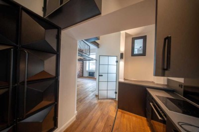 Exklusive, sanierte 1,5-Zimmer-Wohnung mit Einbauküche in Köln