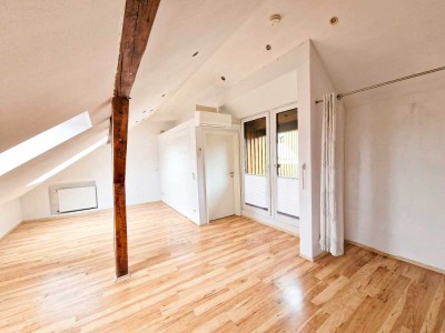 Charmante Dachgeschosswohnung mit Balkon und moderner Ausstattung – zentral gelegen!