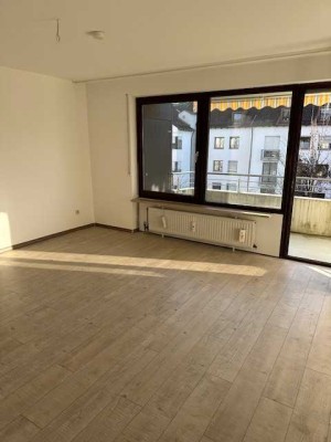 Gemütliche 2-Zimmer-Wohnung mit Balkon in Göggingen