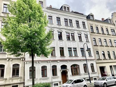 Zweitbezug! Hochwert. DG 3-Zi. mit Wa., Du., Westbalkon, EBK & Parkett in Uni und-Zentrumsnähe!