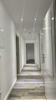 Stilvolle Dachgeschosswohnung in ruhiger Lage – Duisburg Duissern