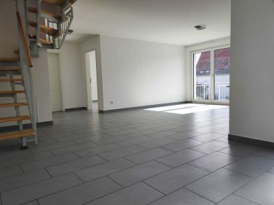 Traumhafte, moderne Maisonette-Wohnung mit Balkon in einem Zweifamilienhaus