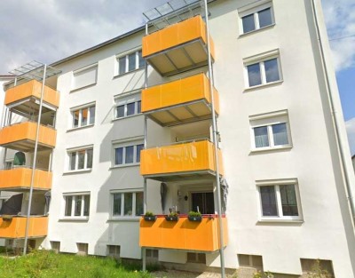 Geschmackvolle, modernisierte 1,5-Raum-DG-Wohnung mit EBK in Dingolfing