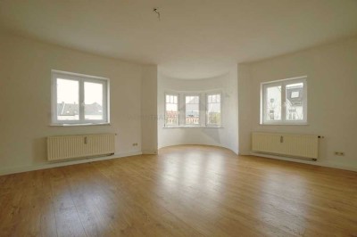 Große 3-Raum-DG-Wohnung mit Altbaucharme in Zwickau