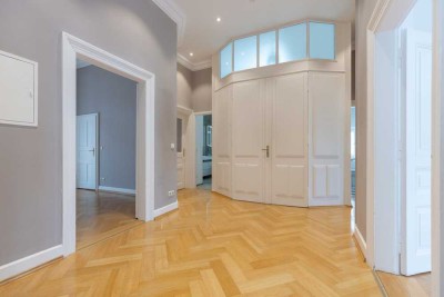 Stilvoll Wohnen im denkmalgeschützten Altbau aus der  Jahrhundertwende