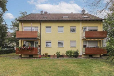 Renovierungsbedürftige 2-ZW mit Tageslichtbad und Balkon in guter Wohnlage in Schwabach