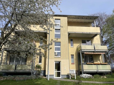 Wohnungspaket aus 3 Wohnungen + 3 Garagen mit traumhaften Garten