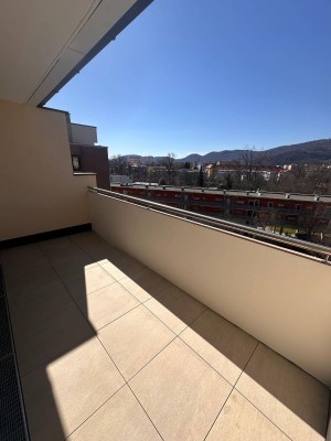 Helle 3 Zimmer Wohnung / zentrale Lage in Geidorf / wunderbare Aussicht / direkt am Murradweg / Tiefgarage