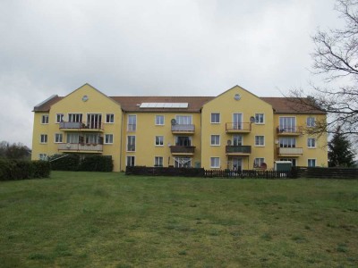 Helle und freundliche 2 Zimmer Wohnung mit Balkon zu sofort frei