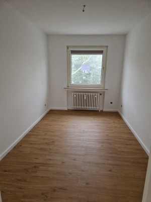 Frisch renovierte, helle 3-Zimmer-Wohnung mit Balkon in Bochum