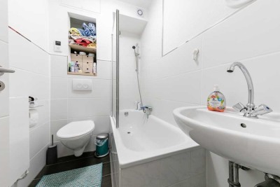 Vollständig renovierte Wohnung mit zwei Zimmern und Balkon in Ennepetal