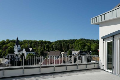 Helle 3-Zimmer-Wohnung mit gehobener Innenausstattung mit Terrasse und EBK in Gummersbach