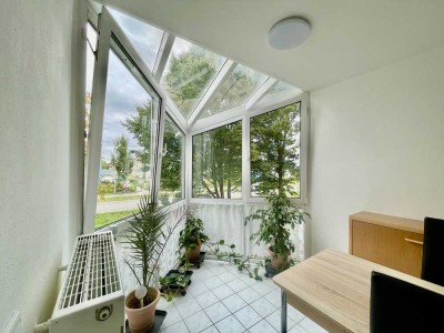 Sofort frei: Helle 3-Zi.-Wohnung mit Wintergarten und TG – einziehen oder vermieten