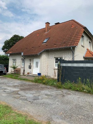 Attraktives Haus mit fünf Zimmern in Duisburg