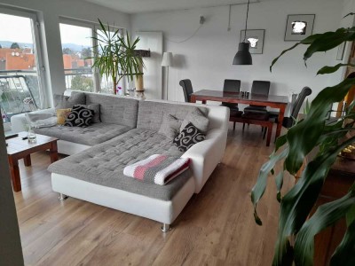 Super schöne DG Wohnung (4.OG) Balkon, Taunusblick,  TG Wannebad , 2,5 Zimmer