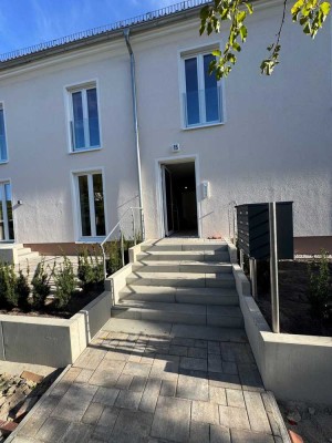 Erstbezug nach Sanierung mit EBK und Terrasse: schöne 2,5-Zimmer-Wohnung in Seddiner