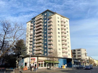 Ansprechende, zentral gelegene 2-Zimmer-Wohnung mit großem Westbalkon und Fernsicht in Zuffenhausen