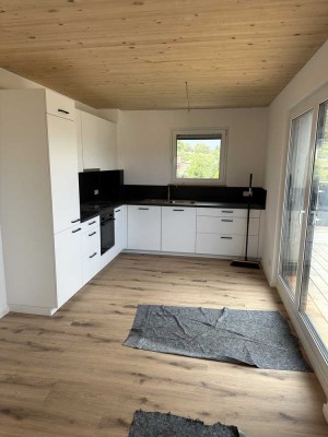 Exklusive 2,5-Raum-Penthouse-Wohnung mit gehobener Innenausstattung mit Balkon und EBK in Klettgau