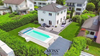 Luxuriöse Stadtvilla mit Pool in Schopfheims ruhiger Lage