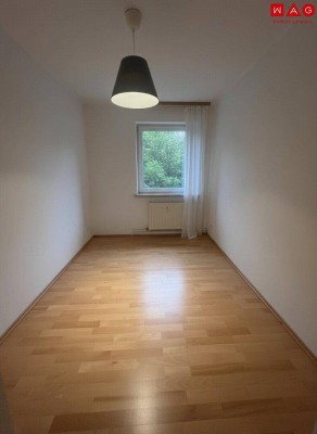 Gemütliche 3-Zimmer-Wohnung im Erdgeschoss – Linz/Bindermichl – Hervorragende Infrastruktur und viele Freizeitmöglichkeiten! Ab November beziehbar!
