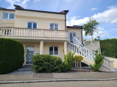 EXKLUSIVE 2  ZIMMER  DG WOHNUNG MIT EBK GARAGE UND BALKON - MM EISENBURG