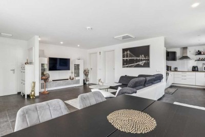 Provisionsfrei – Lichtdurchflutete Wohnung mit großzügigem Wohnbereich & Terrasse