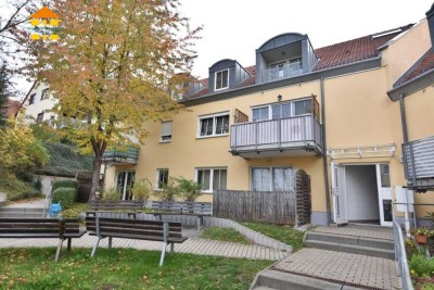 Frisch renoviert - 2-Raum-WE mit Balkon und Stellplatz