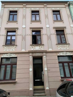 Charmantes Mehrfamilienhaus mit Entwicklungspotenzial in sensationeller Lage in Bonn-Poppelsdorf