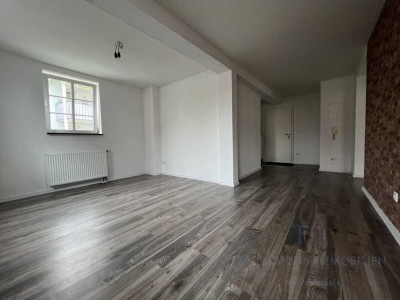 Frisch renovierte helle 3-Zi. Wohnung in ruhiger Lage