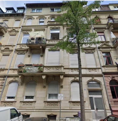 Tolle Altbauwohnung mit Balkon und neuer Einbauküche